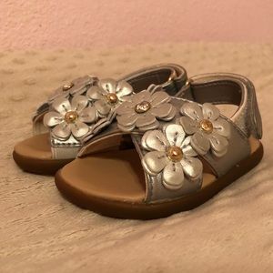 UGG Baby leather sandals, size 2/3